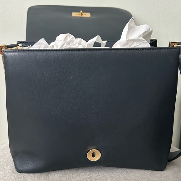 Authentic Salvatore Ferragamo Studio Box Navy Leather Gold Gancio Med EUC - Picture 9 of 15